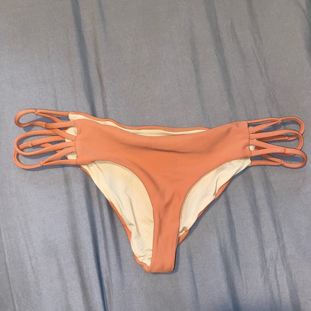 Acacia bottoms